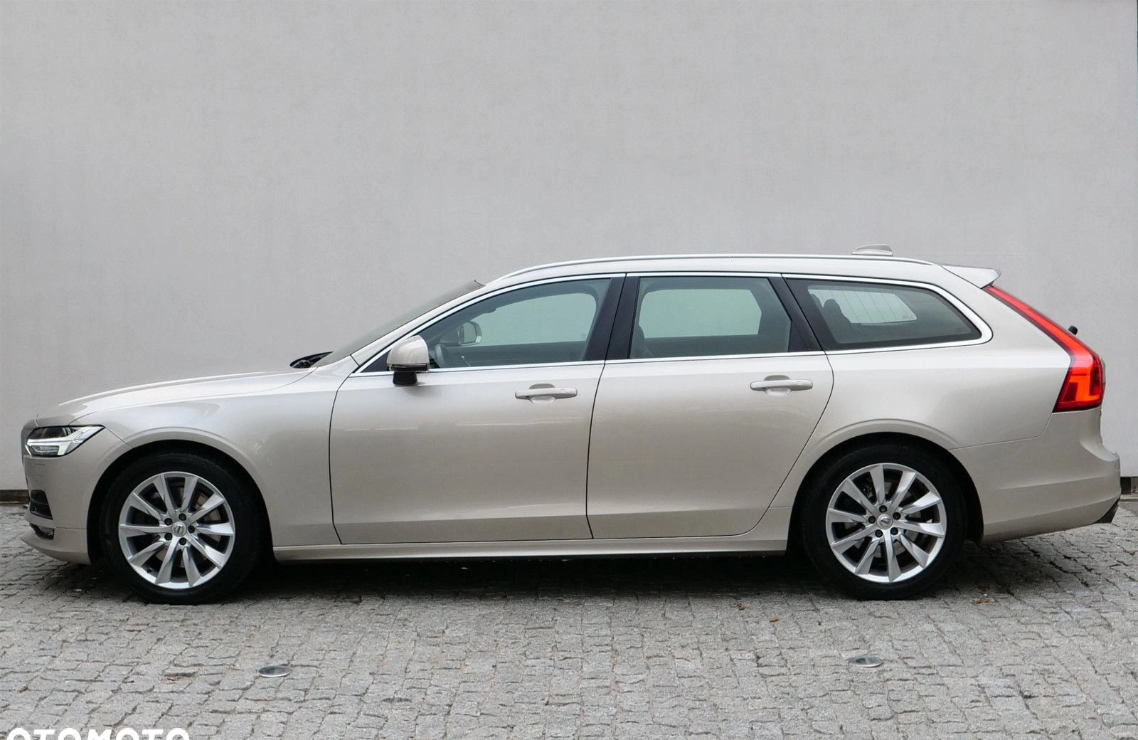 Volvo V90 cena 95900 przebieg: 182660, rok produkcji 2018 z Jasień małe 596